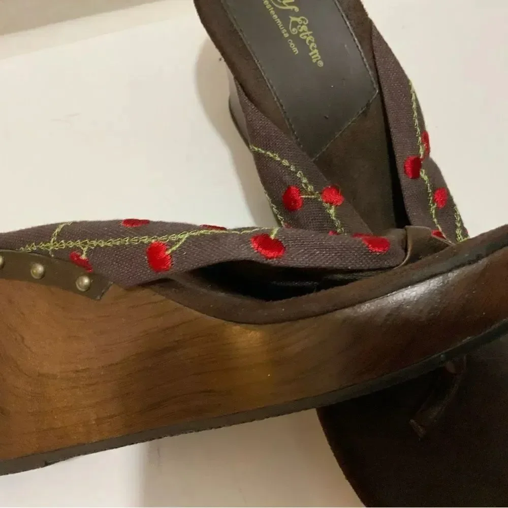 Self Esteem| wedges size 10 brown red floral Beautiful